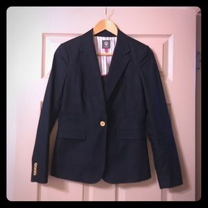 Classy Vince Camuto size 4 navy blue lined blazer